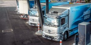 az elektromos teherautók előnyei az áruszállításban